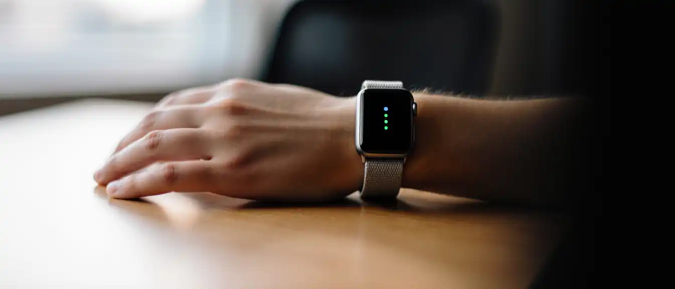Apple готовит к выпуску новый фитнес-трекер без дисплея на волне успеха специализированных носимых устройств