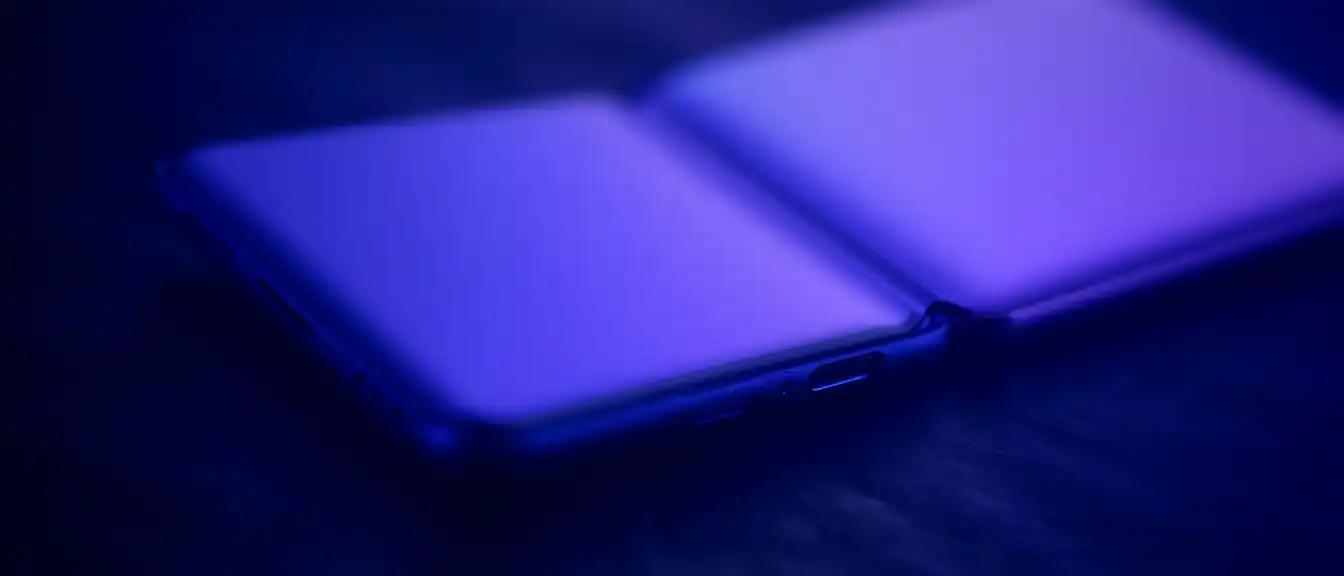 Новая эра гибкости: Samsung представила флагманскую линейку складных смартфонов и умных часов