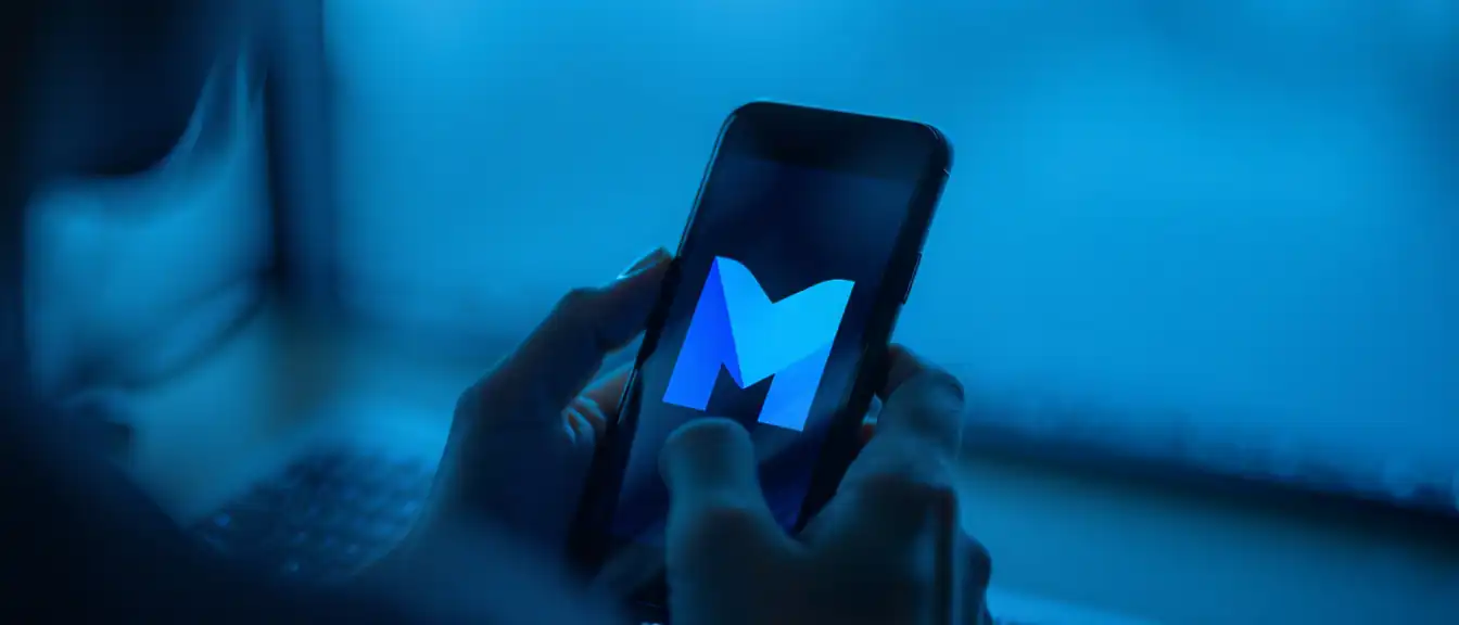Платная социальная платформа Молния с функцией коротких видео появилась в магазине RuStore
