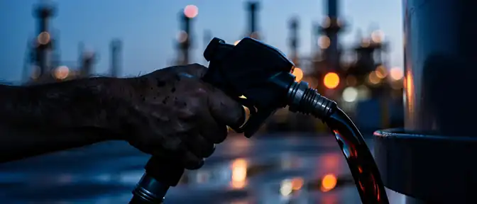 Топливный кризис или временная турбулентность: производство нефтепродуктов в России демонстрирует резкое падение