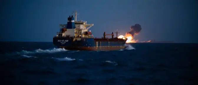 Ракетный удар по нефтяному флоту: хуситы усиливают давление на судоходство в Красном море